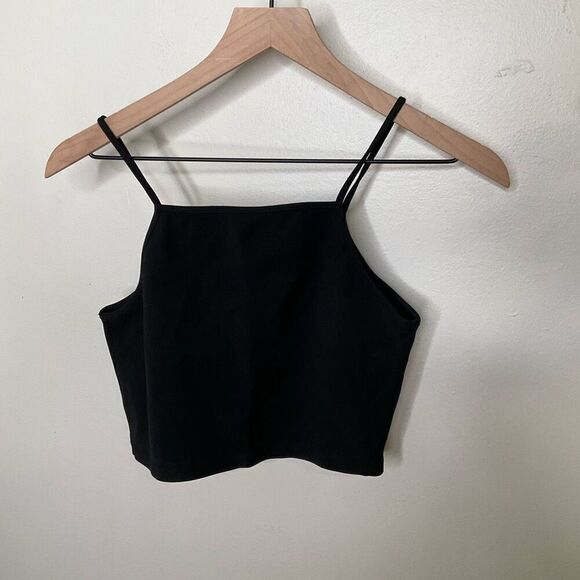 Totokaelo Crop Tank - Picture 1 of 5